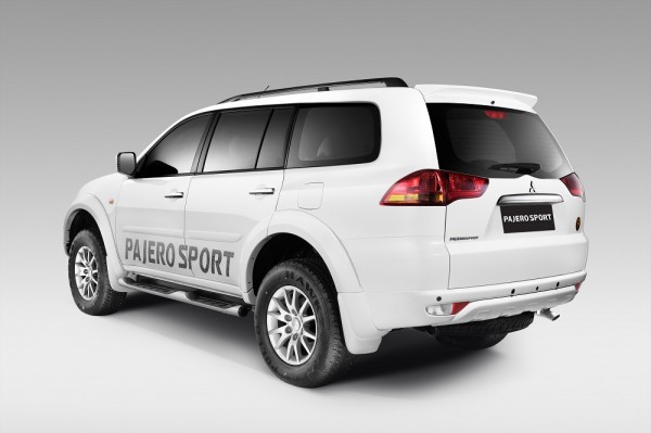 Pajero Sport anniversary edition rear