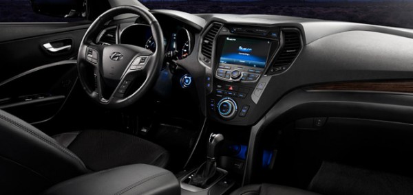 2013-Hyundai-Santa-FE-interiors