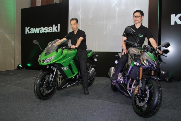 Yuji Horiuchi, Managing Director (L) and Shigeto Nishikawa, Deputy Managing Director (R)- India Kawasaki Motors Pvt Ltd launching Ninja 1000 (L)& Z1000 (R)