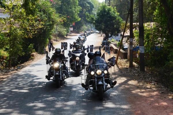 H.O.G members roaring in the streets of Goa at 2nd India H.O.G. Rally (1)