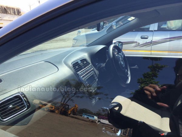 2014-VW-Polo-facelift-spied-India-interior