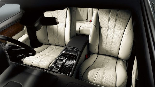 2014 Jaguar XJ interiors