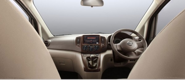 2014 Nissan dashboard