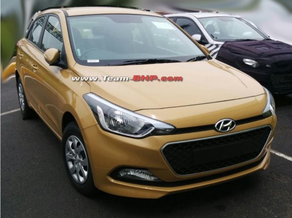 Gen Hyundai i20 spied front