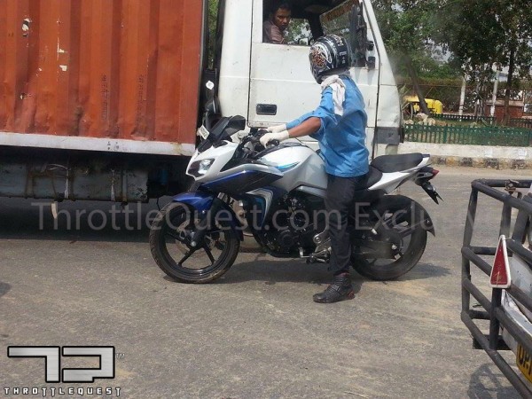 Yamaha-Fazer-FI-V2.0-spied-rear-side