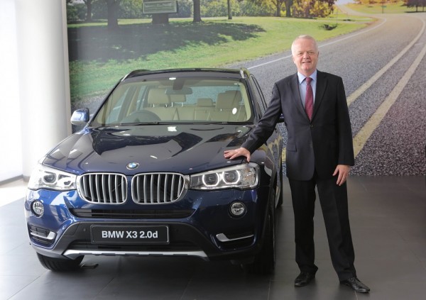 04d Mr. Philipp von Sahr, President, BMW Group India with the new BMW X3