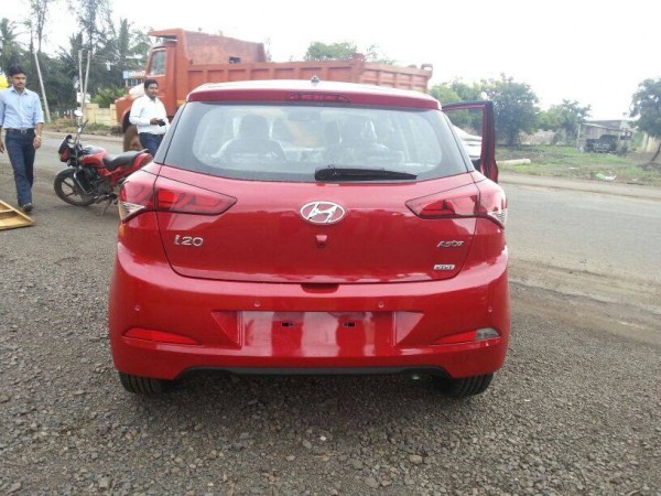 New i20 Red rear