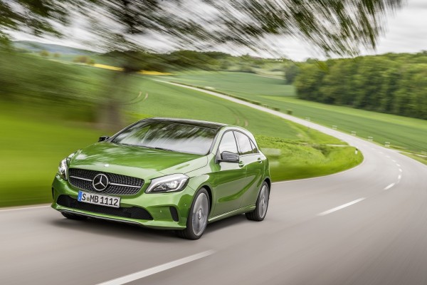 A 220d 4MATIC (Style), Elbaitgrün. Interieur Schwarz / Grün A 220d 4MATIC (Style), elbaite green, Interior black / green