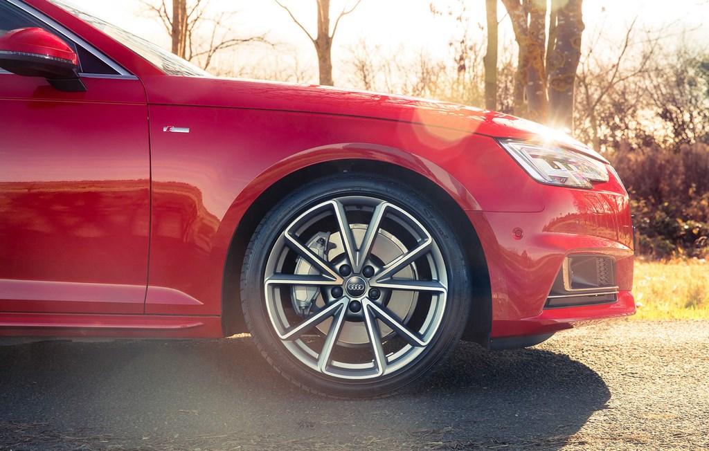 All-new-Audi-A4-alloy-wheel.jpg
