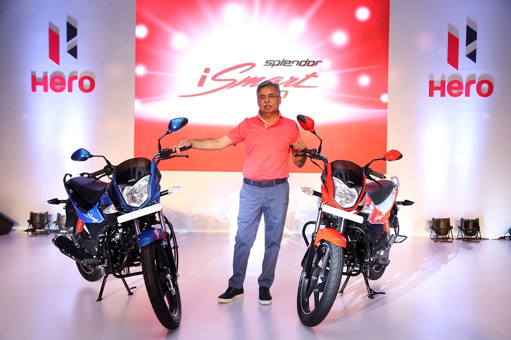 Pawan Munjal with new Splendor iSmart 110