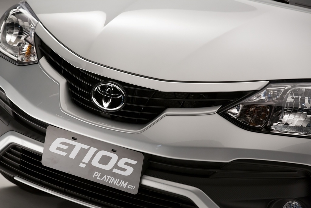 India-bound-Toyota-Etios-Platinum-facelift-headlamp-grille-bumper-revealed-in-Brazil