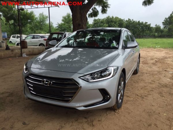 New Hyundai Elantra spotted at dealer front