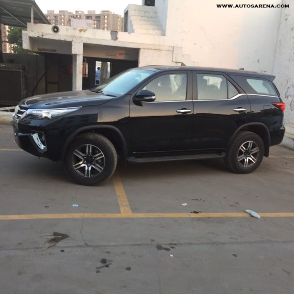 Toyota Fortuner (2)