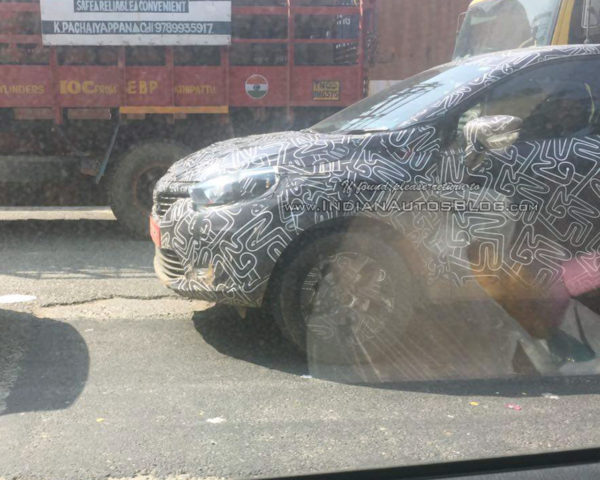 renault-kaptur-front-end-spotted-in-india