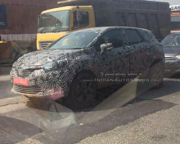 renault-kaptur-front-three-quarter-spotted-in-india