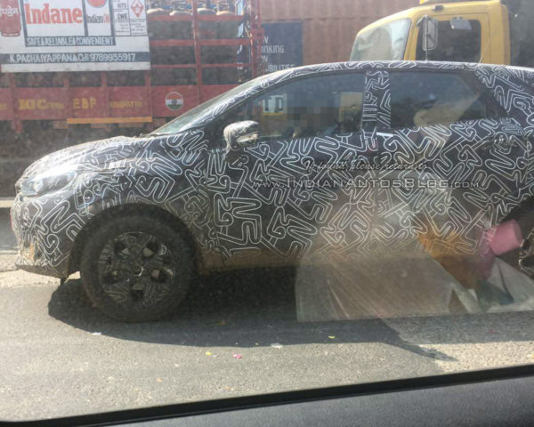 renault-kaptur-side-spotted-in-india