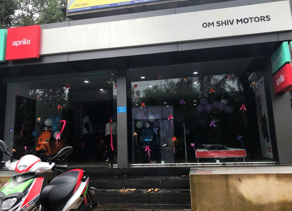 Piaggio inaugurates dealership for Vespa and Aprilia at Kudal in