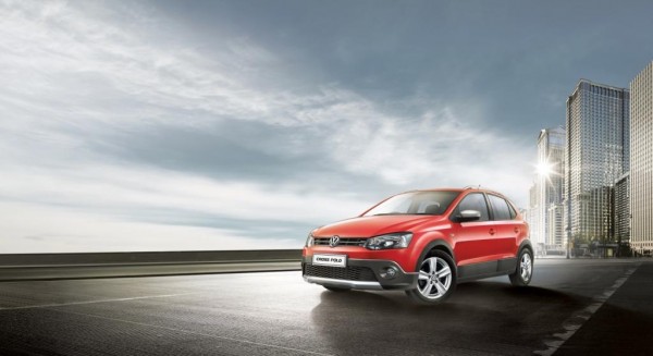 Cross Polo Exterior Front