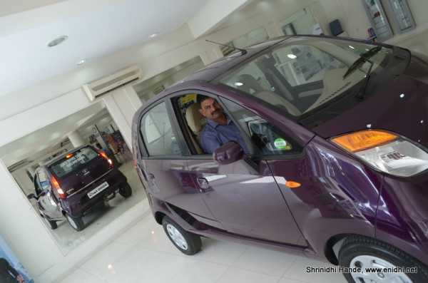 a visitor trying nano twist