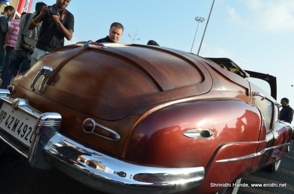 rear right side view of brown buick 8