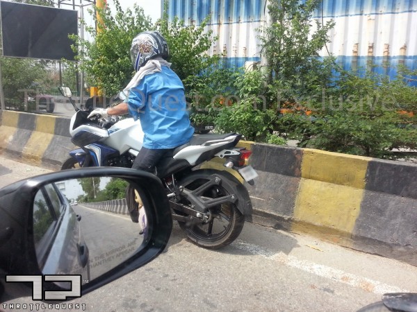 Yamaha-Fazer-FI-V2.0-spied-rear-thee-quarters