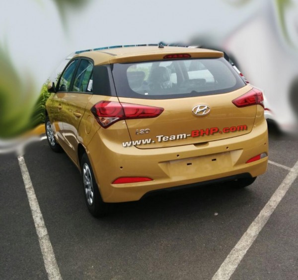 Gen Hyundai i20 spied rear
