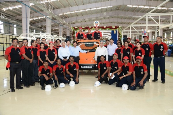 Celebrating the 100,000th Tata Ace Zip roll-out at its Dharwad facility in Karnataka