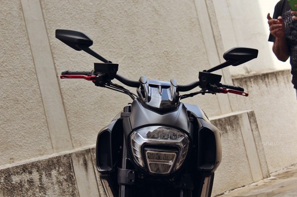 Ducati Diavel Dark 2