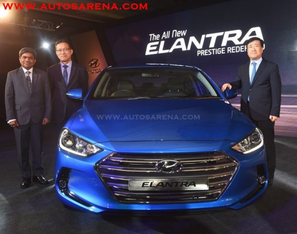 Mr.-Y.K.-Koo-MD-CEO-Hyundai-Motor-India-Ltd-Mr.-B.S.-Jeong-Director-–-Sales-Marketing-HMIL-Mr.-Rakesh-Srivastava-Sr.-VP-Sales-Marketing-HMIL-at-the-launch-of-All-New-Elantra-at-New-Delhi
