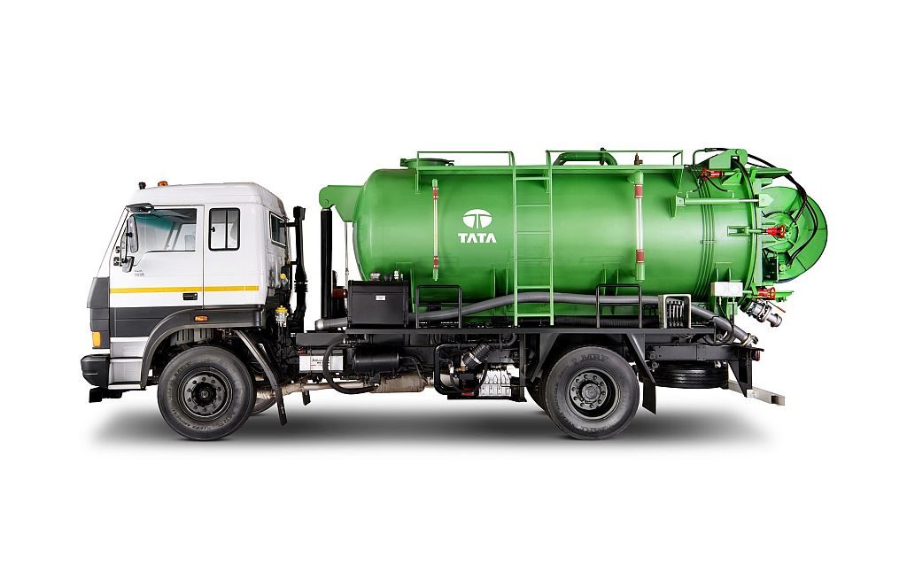 Suction cum Jetting Machine 8000 LTRS ON TATA LPT 1613